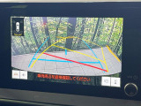 【バックカメラ】駐車時に後方がリアルタイム映像で確認できます。大型商業施設や立体駐車場での駐車時や、夜間のバック時に大活躍!運転スキルに関わらず、今や必須となった装備のひとつです!
