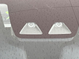 【スマートアシスト】走行中に前方の車両等を認識し、衝突しそうな時は警報とブレーキで衝突回避と被害軽減をアシスト。より安全にドライブをお楽しみいただけます。