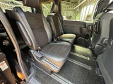 ゆとりある広々とした車内空間は、ドライブを始め買い物やレジャーなど、幅広く活躍します。一人でもみんなとでもお出かけを楽しみましょう!