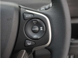 ◆アダプティブクルーズコントロール◆予め設定した車速内でクルマが自動的に加減速。前走車との適切な車間距離を維持しながら追従走行します。【LKAS】車線維持支援システムでステアリング操作を支援。