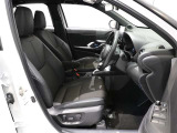運転席シートは電動式で微妙なポジションも貴殿に有った位置で調整出来ます!
