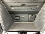 CD,DVD、USB端子つき!さまざまなオーディオソースに対応していてドライブが楽しくなりますね♪