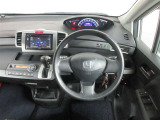 運転席はその車の重要ポイント。ぜひ実際にご乗車ください。お待ちしております。