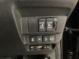 【両側パワースライドドア】です。リモコンや運転席のスイッチ操作で楽々自動開閉。