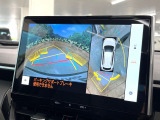 【パノラミックビューモニター】専用のカメラにより、上から見下ろしたような視点で360度クルマの周囲を確認することができます☆死角部分も確認しやすく、狭い場所での切り返しや駐車もスムーズに行えます。