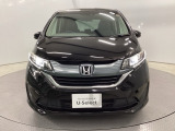 お客様に安全で快適なカーライフをお送りいただくために、中古車にも高いレベルの品質基準を設け、その基準に従って、全ての中古車について納車前整備を実施しています。