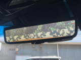 【デジタルインナーミラー】後席の大きな荷物や同乗者で後方が確認しづらい時でも安心!カメラが撮影した車両後方の映像をルームミラー内に表示。クリアな視界で状況の確認が可能です!