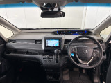 見通しの良い運転席回りとなっておりますので安心して運転をして頂けます!窓が大きいので明るく開放的な室内です