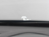車速やナビのルート誘導などを表示してくれるアクティブ・ドライビング・ディスプレイ。視線や焦点調節が少なく済み、気持ちよく安全に運転を楽しめます。
