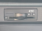 ETC車載器が装備されております。カードを挿入すれば直ぐに使えるようセットアップ(有料)してお渡しします。