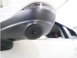 助手席側の死角になりやすい左前方の映像を、11.6インチディスプレイに表示。狭い道での安心感を高め、ドライバーの視界をしっかりサポートします。