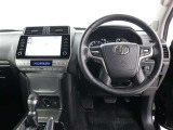 ハンドル周りです。運転している間、長く触れているものだから手に馴染むハンドルがいいですよね♪握ると欲しくなっちゃいますよ(^_-)-☆