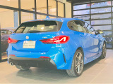 BMWのメカニックによる、100項目の納車前点検エンジン、ミッション、マフラー、電気系統やコンピュータなどを詳細に点検します。交換基準の部品があれば、純正部品を使用し整備した後にお客様にお渡しします。