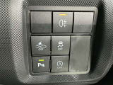 コーナーセンサーを車の前後に装備。障害物までの距離に応じて警告音を変えてお知らせ。縦列駐車時や駐車場・車庫などでの取り回しをサポートします。詳細は販売店スタッフまでおたずねください。