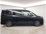 バックモニター付!車庫入れなど後方確認に便利です。