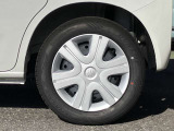 純正ホイールを装着しております。車両に関してのご質問は、スタッフまでお気軽にお問合せ下さい!TEL:0439-88-6662