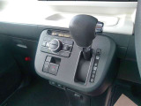 こまめな温度管理のできるオートエアコンがついたお車