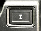 【パワースライドドア】スマートキーや運転席のスイッチでスライドドアの開閉が可能♪電動だから力を入れてドアを開ける必要が無く、小さいお子様でも、重い荷物を持っている時もラクに開け閉めできます♪