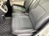 運転席シート足元です。