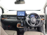 オシャレなインテリアで運転する気分も盛り上がりますよね^^