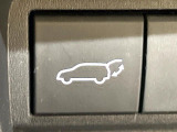【パワーバックドア】スマートキーや運転席のボタンを押すだけでリアゲートが自動で開閉します!荷物を持っている時や、高い位置にあるバックドアを閉める際に便利な機能です♪