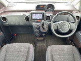 納車前に、しっかりと当社整備工場にて整備を行います。エンジンオイル、エンジンオイルフィルター、ワイパーゴム、バッテリーは新品に交換してからお渡しです!金額はかかりません!!(^-^)v