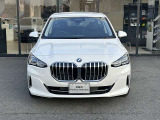 時を経ても深い魅力を放ち続けるBMW。より快適にお乗り頂くためにサポートプログラムをご用意しております。※認定中古車保証は登録日より最長4年間まで延長が可能です。