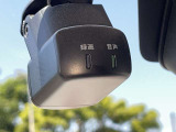 ドライブレコーダー装備です!もしもの時やあおり運転など、映像記録は証拠になるのであると安心ですね!