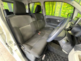 運転席シート廻りは使用感も少なく、良好な状態となっています。丁寧に使われていたことがよくわかりますね。