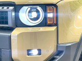 【LEDヘッドライト】悪天候や夜間走行時も良好な視界を確保し安心して運転できる高輝度LEDヘッドライトを装備!点灯速度が早く、消費電力も抑えられています。