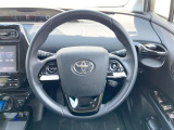 【純正革巻きステアリング】上質な革を使用することで、手にしっかり馴染みとても運転しやすいハンドルです♪