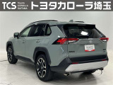 外板色はアーバンカーキ(6X3)!ボディサイズは全長461&times;全幅186&times;全高169センチ!3ナンバー登録となります!