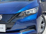 最新式はLEDヘッドランプですね。瞬時に明るい光が夜間の運転をぐっと楽にしてくれますよ。