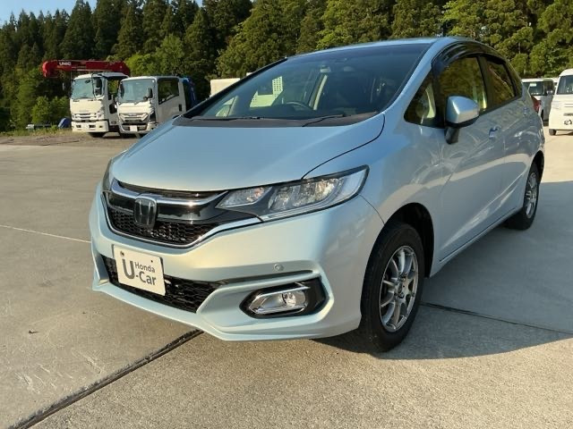 フィット 1.3 13G L ホンダセンシング 4WD