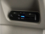 ◆チップアップ&ダイブダウン機構付リアシート◆倒して、はね上げて。変化するシートで空間を乗る人に合わせて有効に使えます!