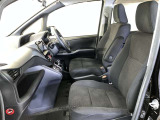 見通しのよいすっきりとした視界で、誰でも運転しやすいです。運転のしやすさは疲れにくさにも繋がりますよ♪