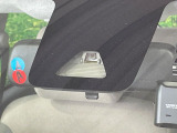 【スマートアシスト】走行中に前方の車両等を認識し、衝突しそうな時は警報とブレーキで衝突回避と被害軽減をアシスト。より安全にドライブをお楽しみいただけます。
