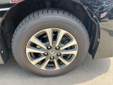 【純正ホイール】純正設計ならではの美しいデザインと精密な仕上げで、車両全体のスタイリングを引き立てます。