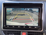 バックガイドモニターで、後方を確認しながら安心して駐車することができます。運転初心者も熟練者も必須の機能ですよ!