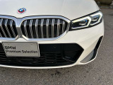 また、BMW正規認定中古車は、エマージェンシーサービスが自動付帯。24時間365日、皆様のカーライフをサポート致します。確かな安心のうえで、「駆けぬける歓び」をご堪能ください。