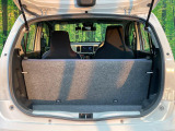 普段のお買い物や通勤、送迎等に十分な荷室スペースを確保しております。セカンドシートを倒すと、大きな荷物の積載も可能です♪