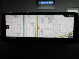 マツダコネクトの10.25インチワイドセンターディスプレイです。『Android Auto』『Apple CarPlay』や独自のコネクテッドサービスに対応したインターフェイスシステムです。