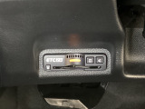 ハンドルの左下にETC2.0がついています。高速道路の料金所の通過も楽々です。 カードの取り出しもしやすい場所についています。