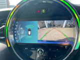弊社在庫車両はすべて、入庫段階での客観的且つ厳正な車両チェック(第3者機関日本査定協会による査定)を実施しております。メーター改ざん車、修復歴車などは一切ございませんので、どうぞご安心くださいませ。