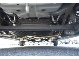 車両後方からの下回りです。マフラー防錆塗装や下回り防錆施工等も可能でございます。