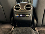 車両は屋内展示しておりますので天候に関係なくごゆっくりコンディションご確認頂けます。車両を倉庫へ保管している場合が御座いますのでご来店前に在庫確認頂けると幸いです。TEL072-784-8800