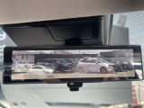 スマートルームミラー・後部座席に人が座っている時や、荷物が多い際でも後方確認がしやすいです。
