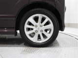 タイヤサイズは(165/60R14)でアルミホイールです。