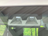 【スマートアシスト】走行中に前方の車両等を認識し、衝突しそうな時は警報とブレーキで衝突回避と被害軽減をアシスト。より安全にドライブをお楽しみいただけます。