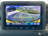 バックモニター付きで、車庫入れやバック時の後方確認をしっかりサポート。モニターに映し出される映像で死角も確認しやすく、狭い場所での駐車や後退時の操作をより安心して行えます。